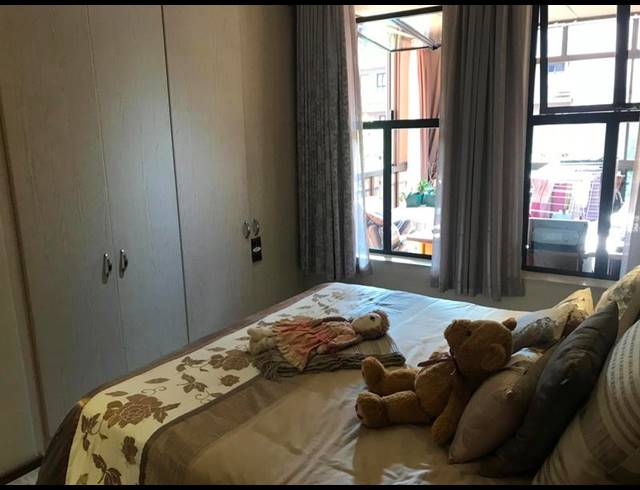 2 BEDROOM APARTMENT FOR SALE IN NEWLANDS